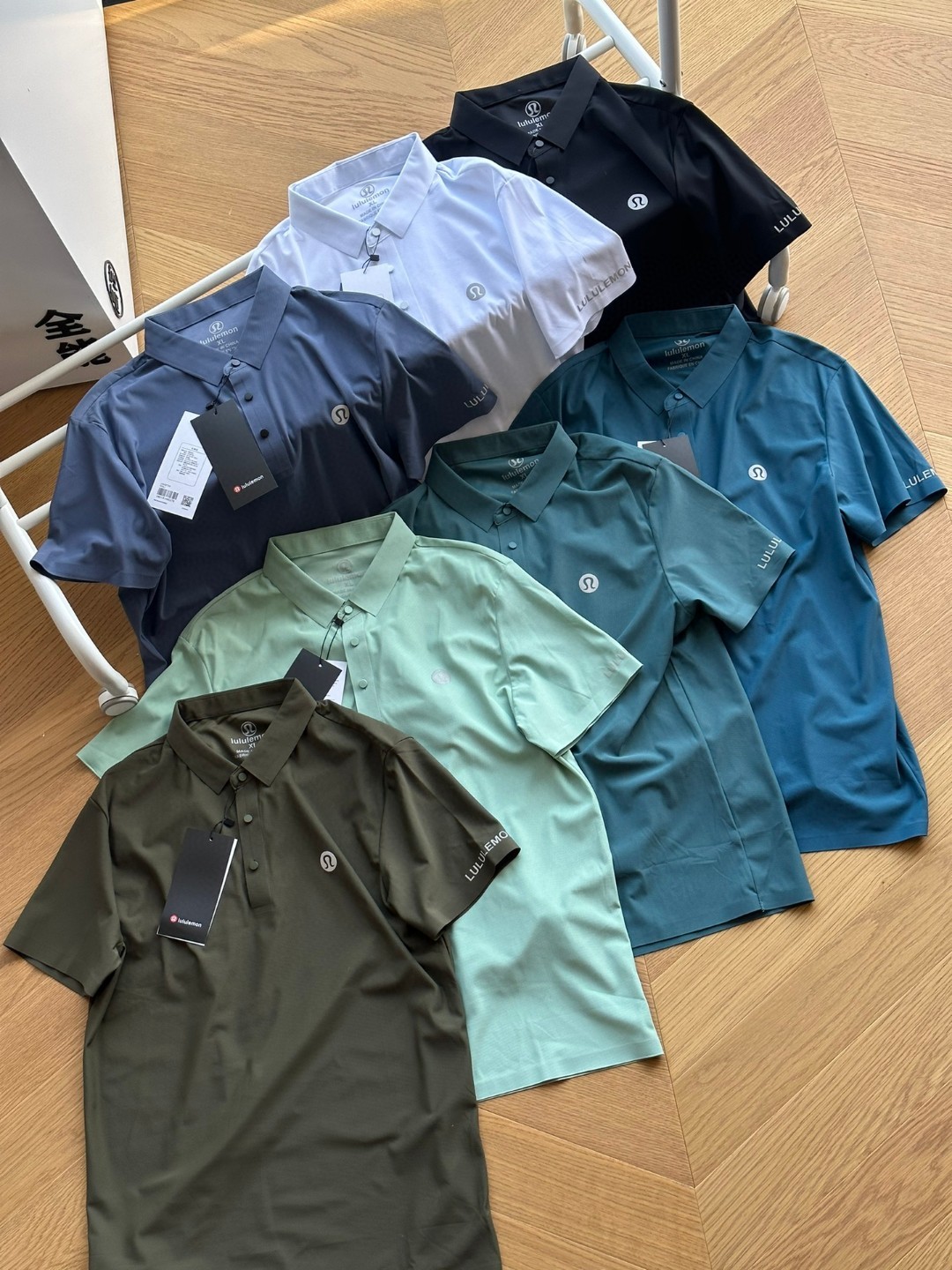LULULEMON T-shirt