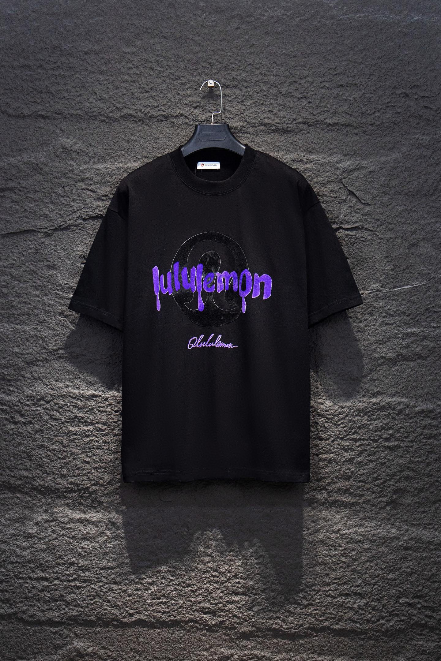 LULULEMON T-shirt