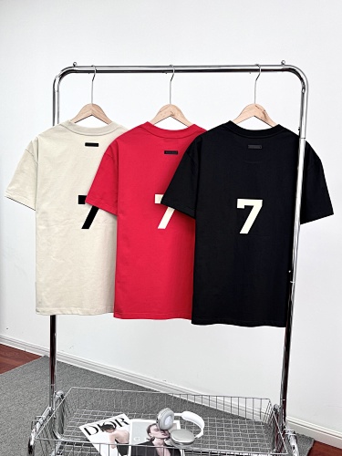 ESSENTIALS T-Shirt
