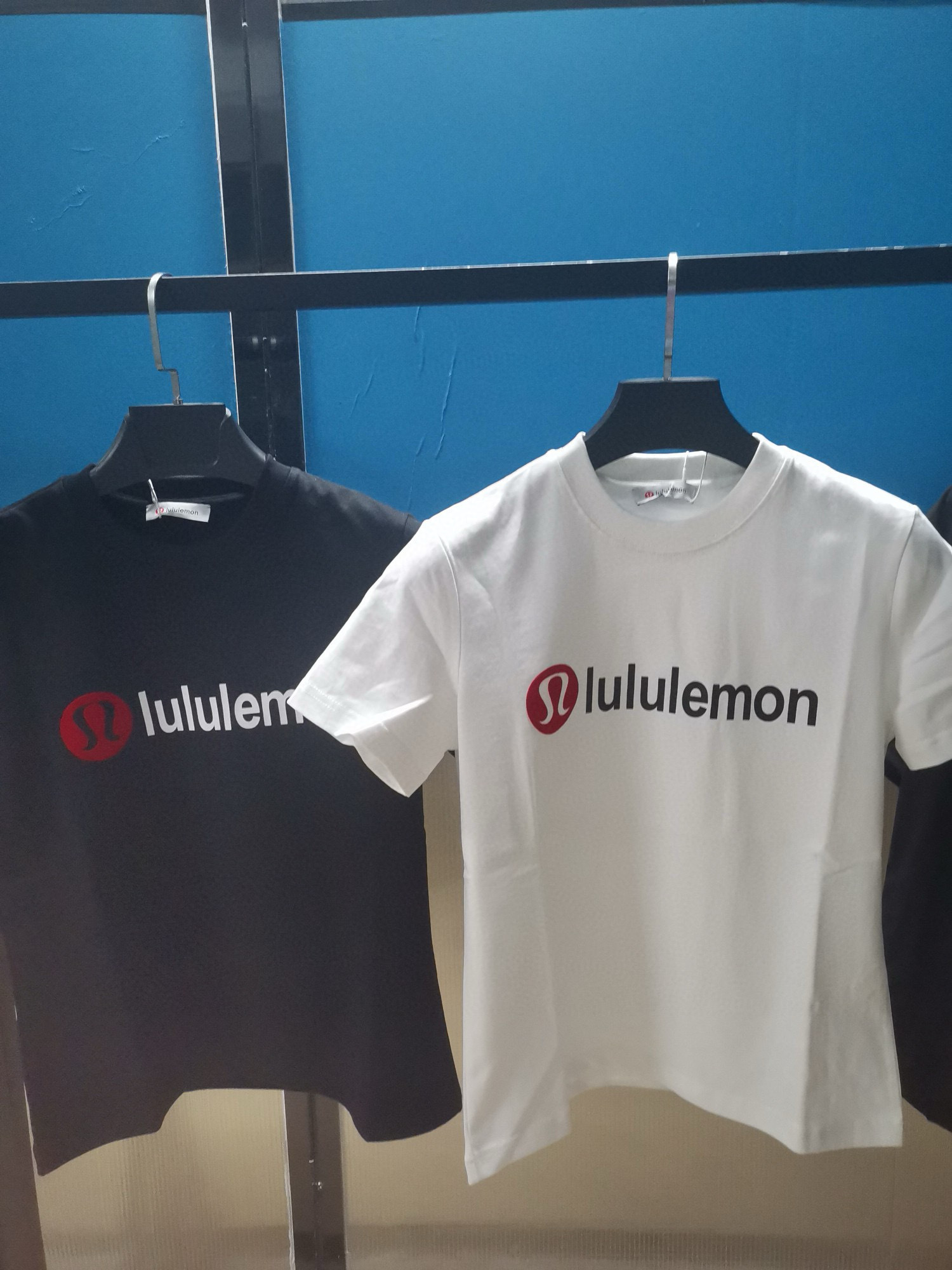 LULULEMON T-shirt