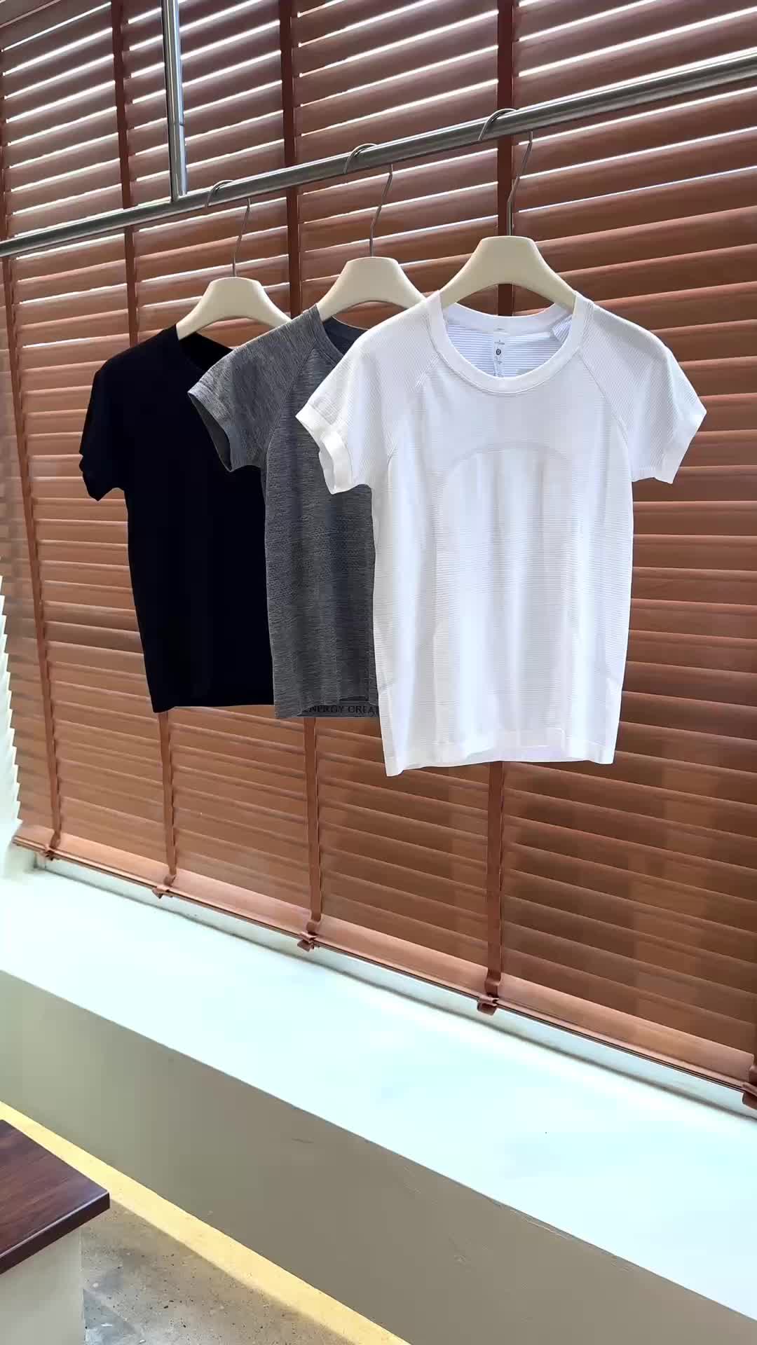 LULULEMON T-shirt