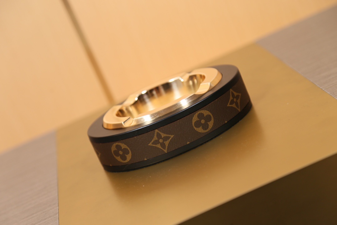 Ashtray